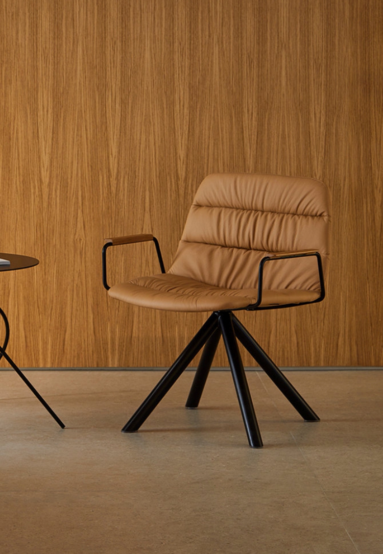 Viccarbe - Maarten lounge chair